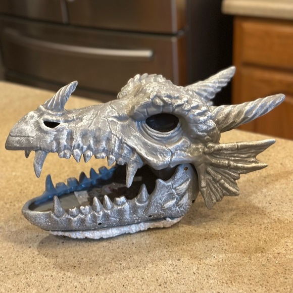 Monster Bash Werewolf 1997 Plush & Dragon Skull Candy Bowl -Bundle - Picture 14 of 16